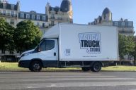 Studio Audiovisuel Mobile installé par MadCityZen pour un team building créatif et immersif. | © MadCityZen